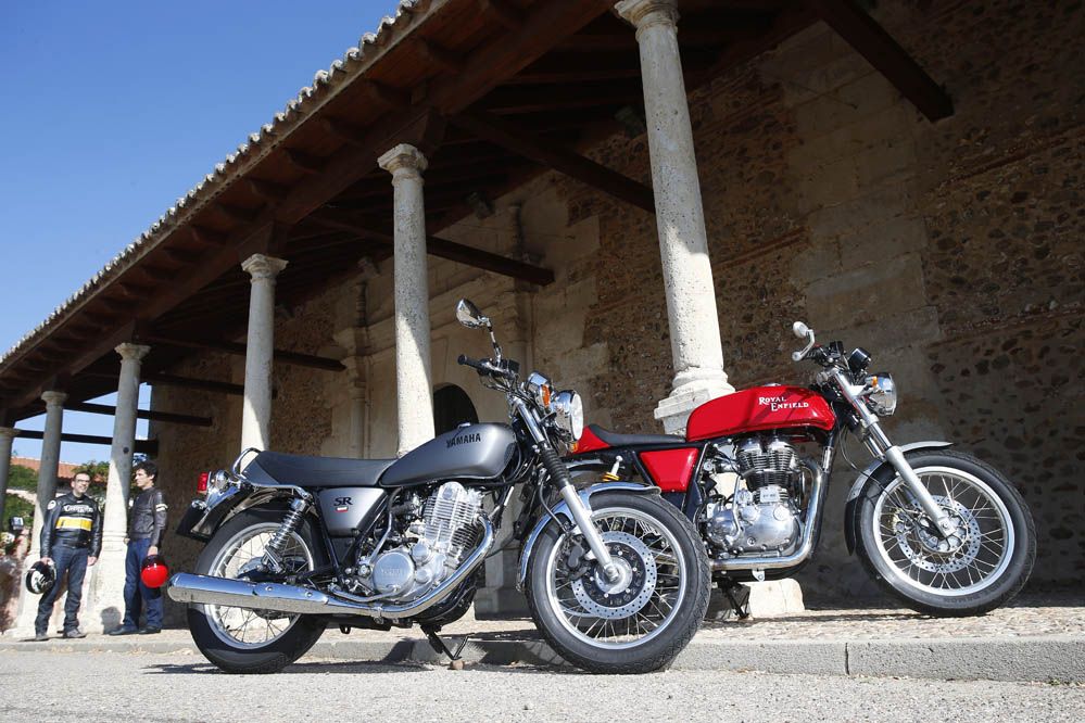 Comparativa: Royal Enfield Continental GT vs Yamaha SR400. Galería