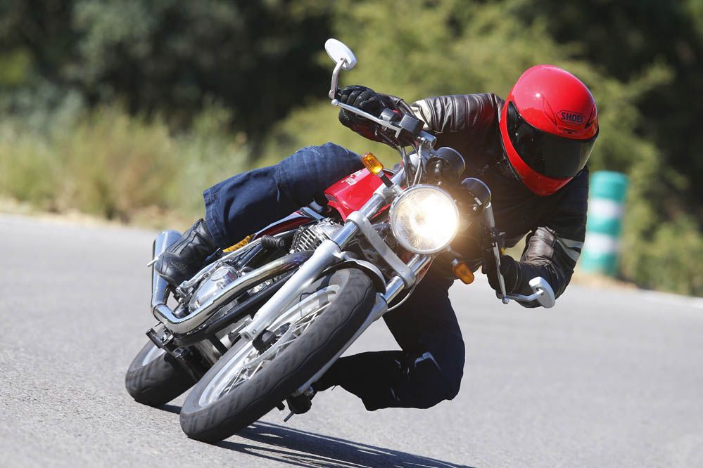 Comparativa: Royal Enfield Continental GT vs Yamaha SR400. Galería