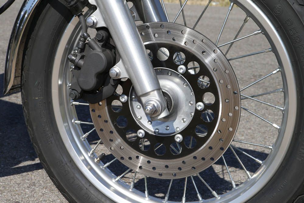 Comparativa: Royal Enfield Continental GT vs Yamaha SR400. Galería