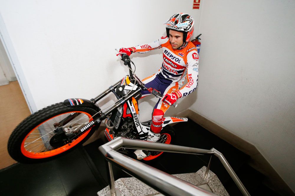 Entrevista a Toni Bou tras su octavo título mundial en Trial Outdoor. Galería