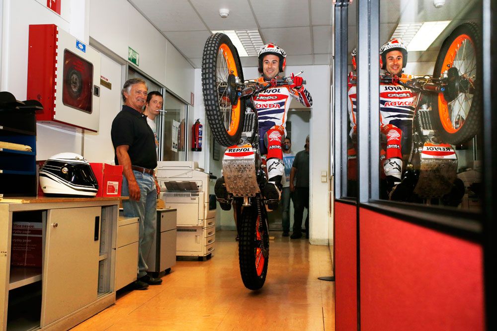 Entrevista a Toni Bou tras su octavo título mundial en Trial Outdoor. Galería