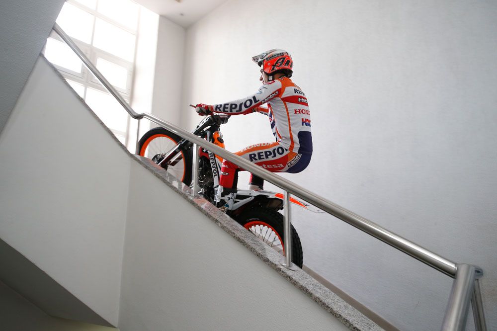 Entrevista a Toni Bou tras su octavo título mundial en Trial Outdoor. Galería