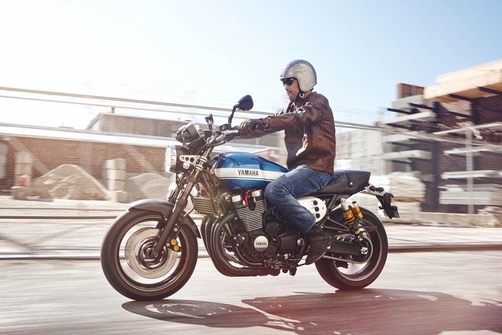 Yamaha XJR1300 2015. Fotos
