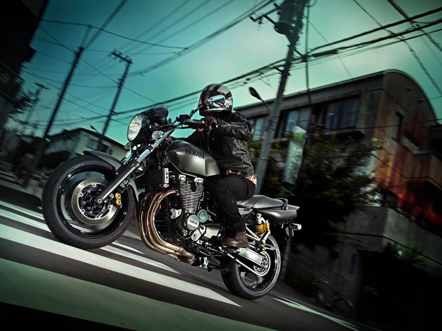 Yamaha XJR1300 2015. Fotos