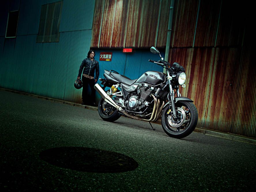 Yamaha XJR1300 2015. Fotos