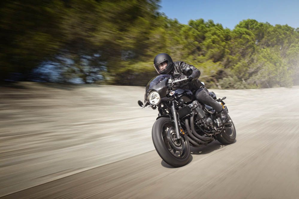 Yamaha XJR1300 Racer. Fotos