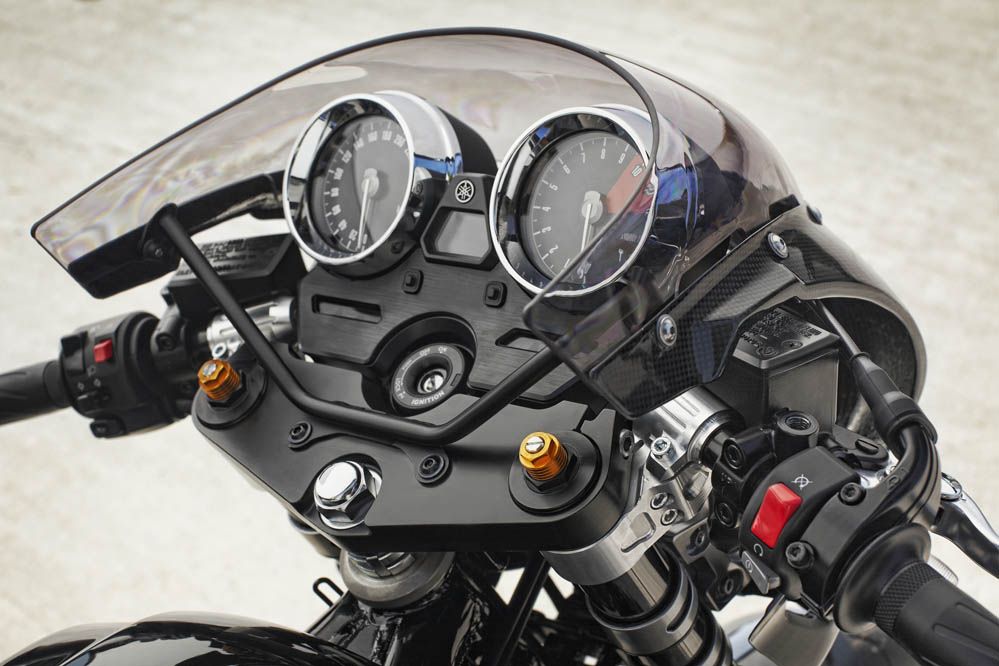 Yamaha XJR1300 Racer. Fotos