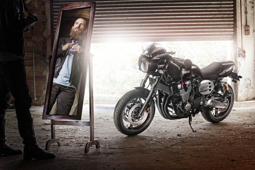 Yamaha XJR1300 Racer. Fotos