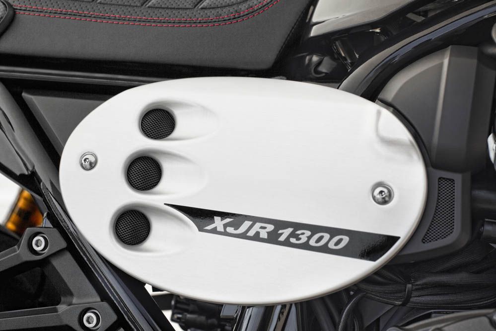 Yamaha XJR1300 Racer. Fotos