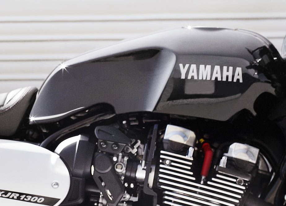 Yamaha XJR1300 Racer. Fotos