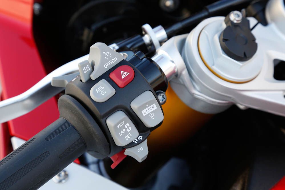 BMW S 1000 RR 2015. Fotos