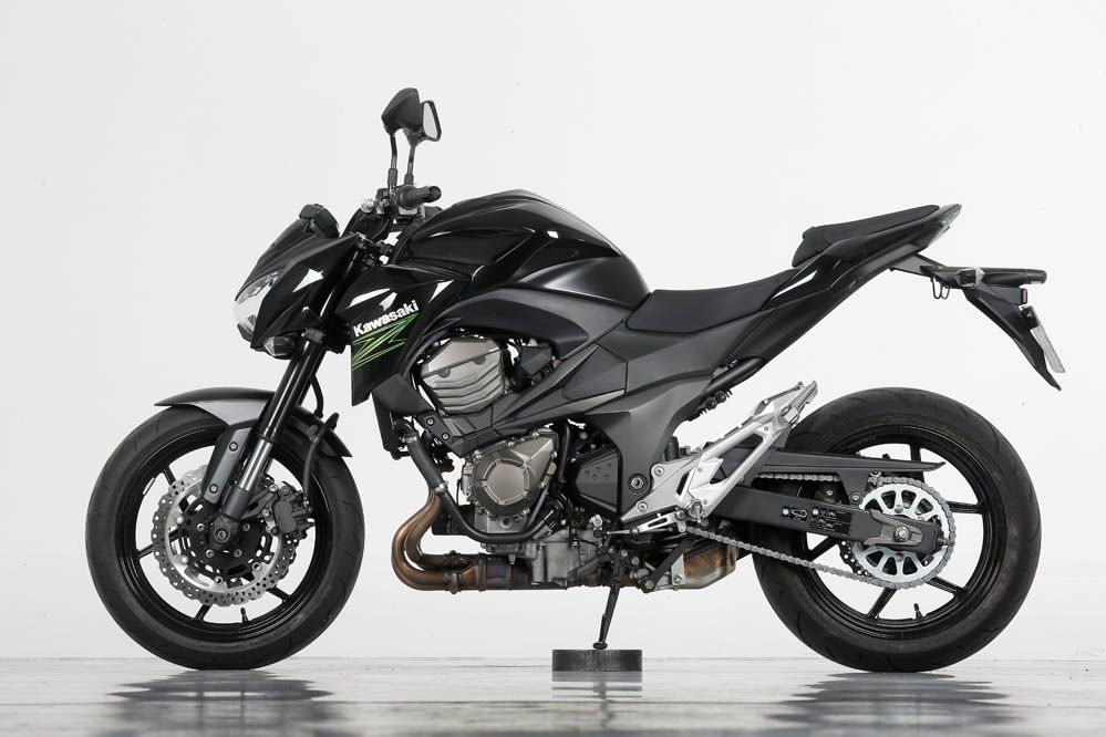 Comparativa Naked medias: Ducati Monster 821, Kawasaki Z800e, MV Agusta Brutale 800 y Yamaha Mt-09. Galería