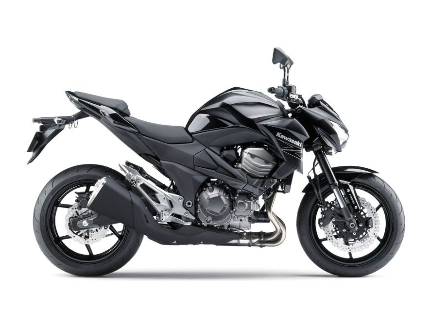 Comparativa Naked medias: Ducati Monster 821, Kawasaki Z800e, MV Agusta Brutale 800 y Yamaha Mt-09. Galería
