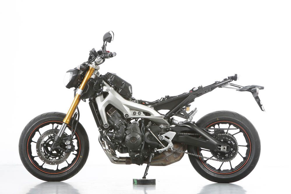 Comparativa Naked medias: Ducati Monster 821, Kawasaki Z800e, MV Agusta Brutale 800 y Yamaha Mt-09. Galería