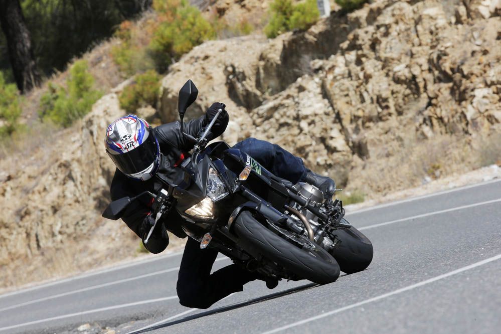 Comparativa Naked medias: Ducati Monster 821, Kawasaki Z800e, MV Agusta Brutale 800 y Yamaha Mt-09. Galería