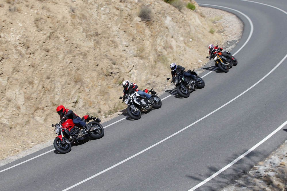 Comparativa Naked medias: Ducati Monster 821, Kawasaki Z800e, MV Agusta Brutale 800 y Yamaha Mt-09. Galería