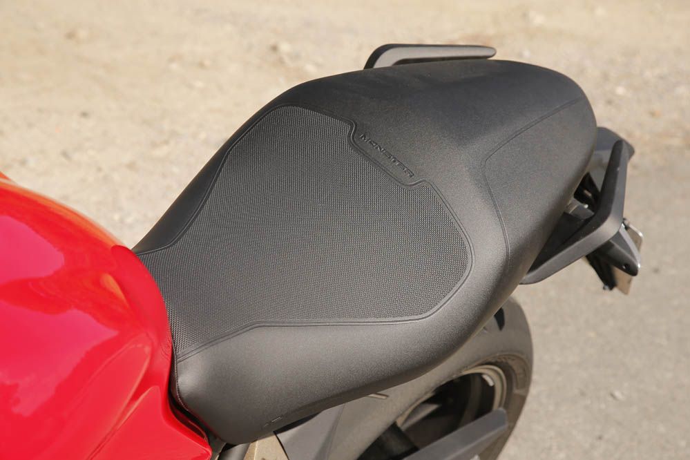 Comparativa Naked medias: Ducati Monster 821, Kawasaki Z800e, MV Agusta Brutale 800 y Yamaha Mt-09. Galería