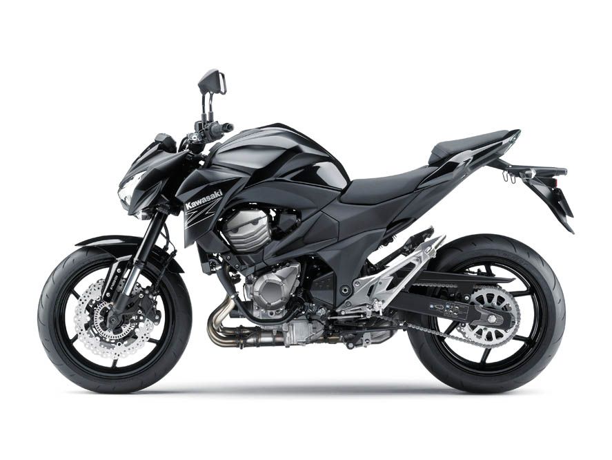 Comparativa Naked medias: Ducati Monster 821, Kawasaki Z800e, MV Agusta Brutale 800 y Yamaha Mt-09. Galería