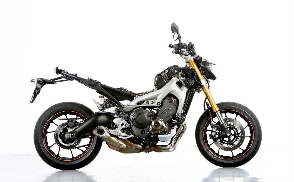 Comparativa Naked medias: Ducati Monster 821, Kawasaki Z800e, MV Agusta Brutale 800 y Yamaha Mt-09. Galería