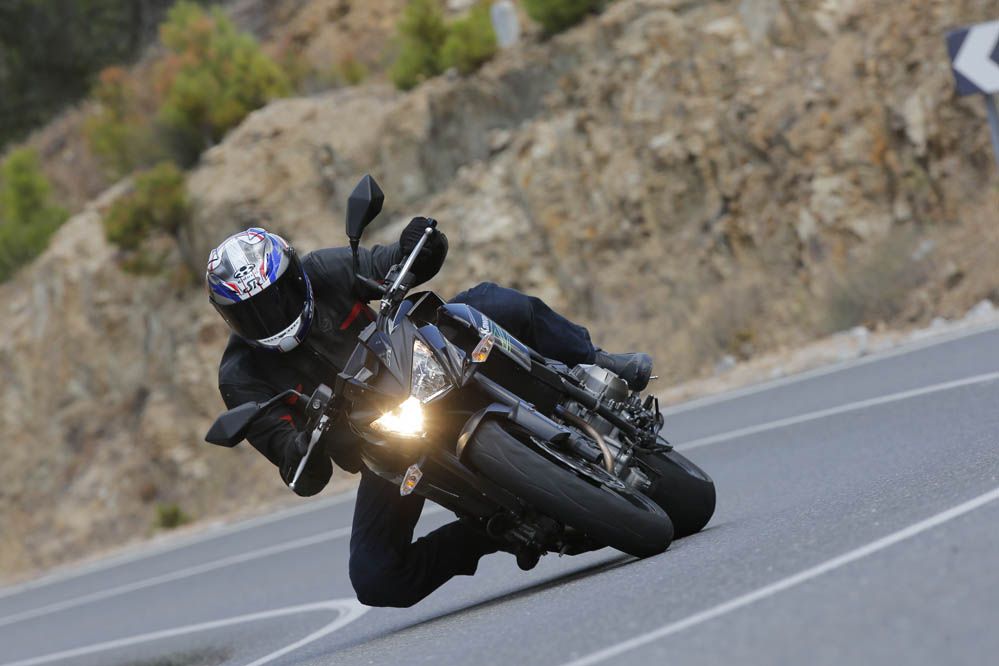 Comparativa Naked medias: Ducati Monster 821, Kawasaki Z800e, MV Agusta Brutale 800 y Yamaha Mt-09. Galería