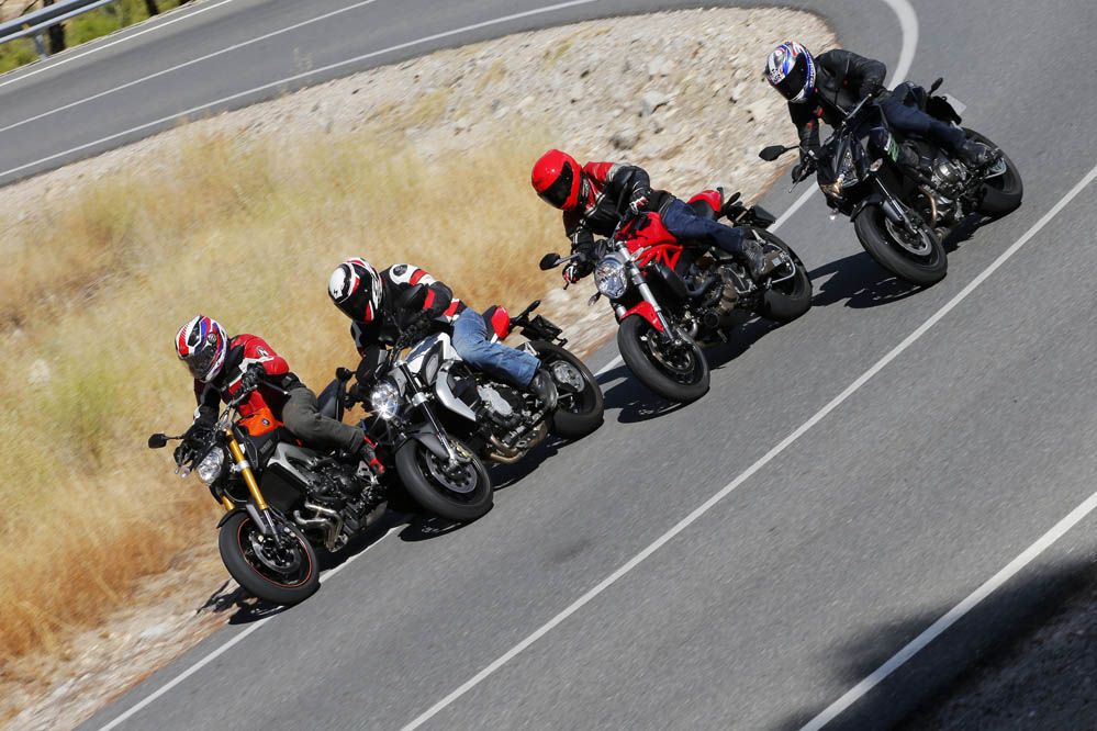 Comparativa Naked medias: Ducati Monster 821, Kawasaki Z800e, MV Agusta Brutale 800 y Yamaha Mt-09. Galería