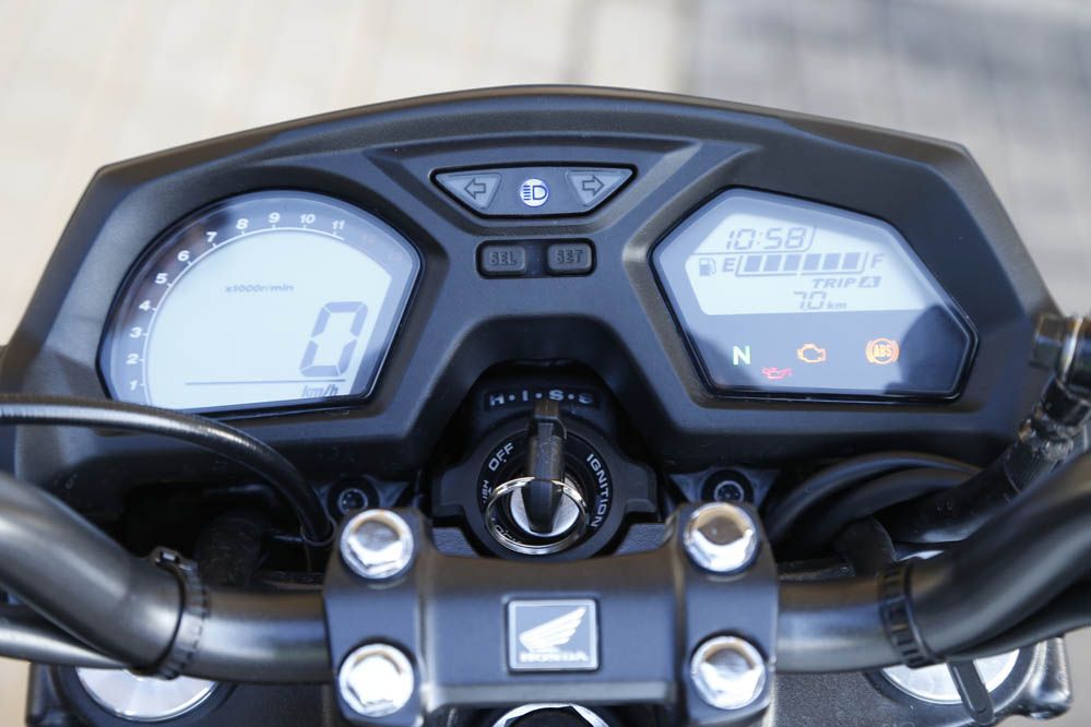 Fotos. Comparativa Naked medias: Honda CB650F, KTM 690 Duke, Triumph Street Triple y Yamaha MT-07