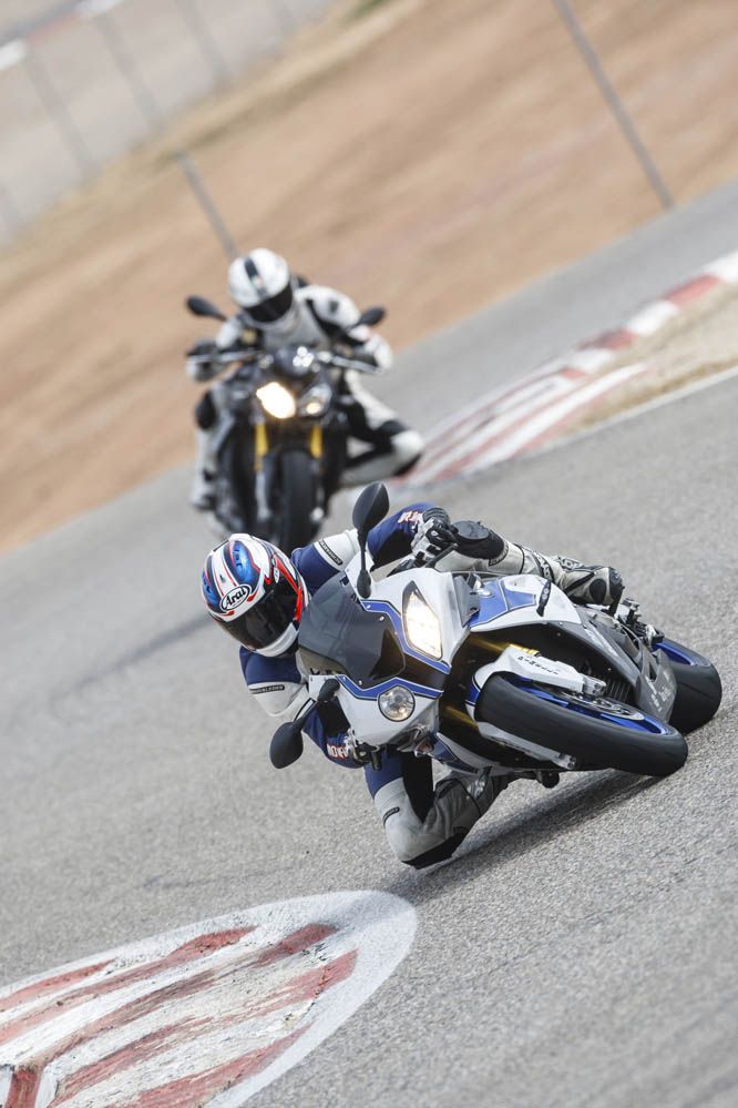 Comparativa deportivas 1000 Aprilia, BMW, KTM. Galería