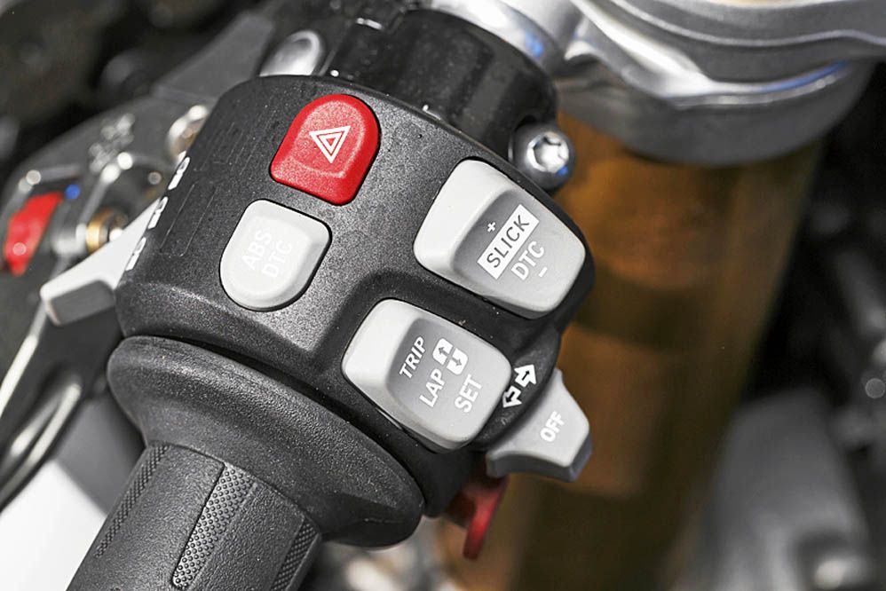 Comparativa deportivas 1000 Aprilia, BMW, KTM. Galería