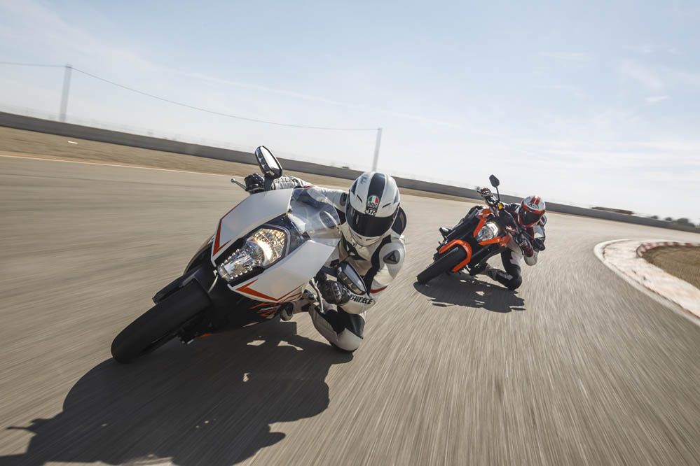 Comparativa deportivas 1000 Aprilia, BMW, KTM. Galería