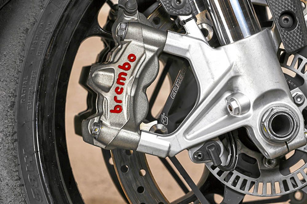 Comparativa deportivas 1000 Aprilia, BMW, KTM. Galería