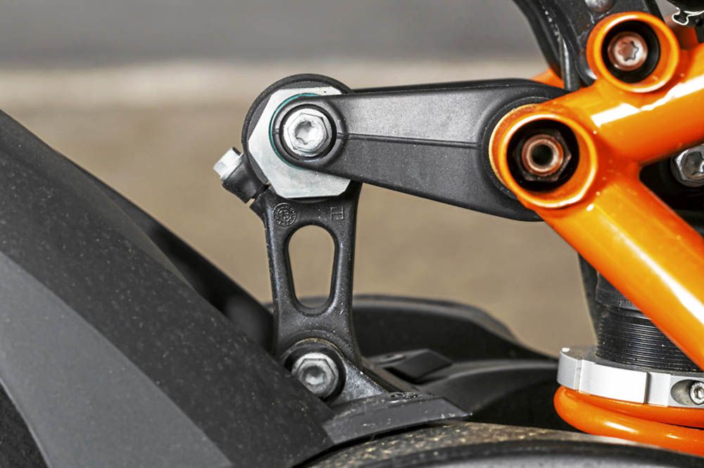 Comparativa deportivas 1000 Aprilia, BMW, KTM. Galería