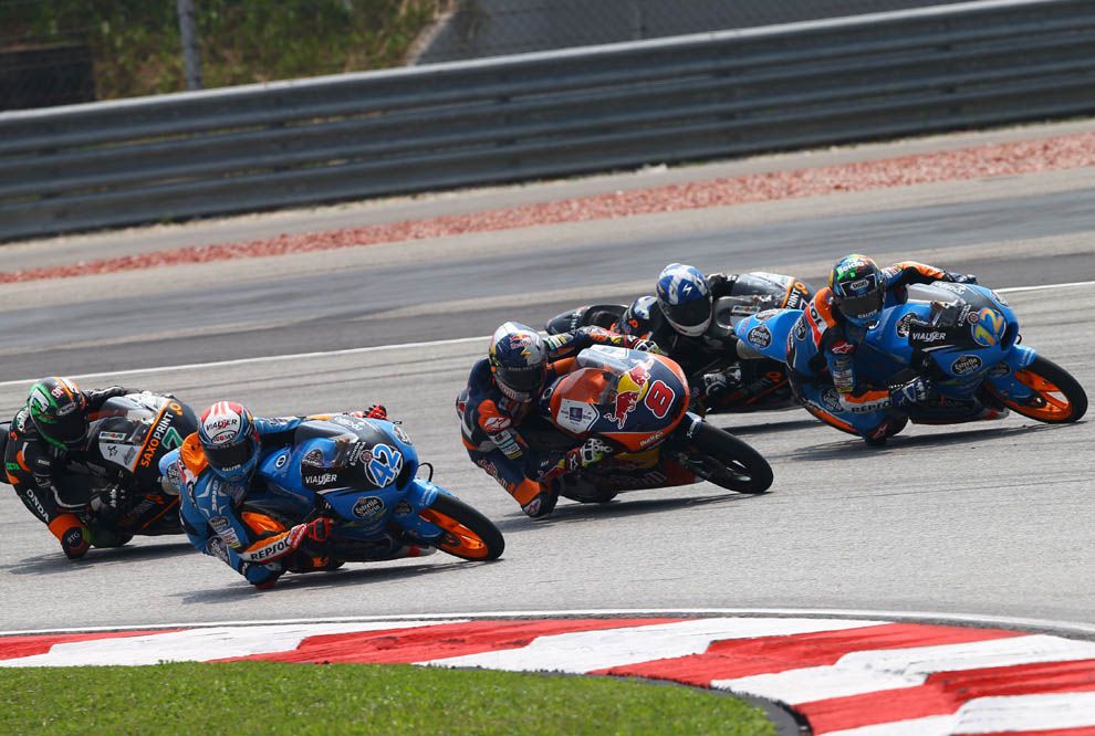 La carrera de Moto3 del GP de Malasia en imágenes