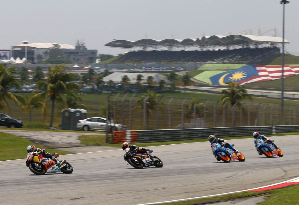 La carrera de Moto3 del GP de Malasia en imágenes