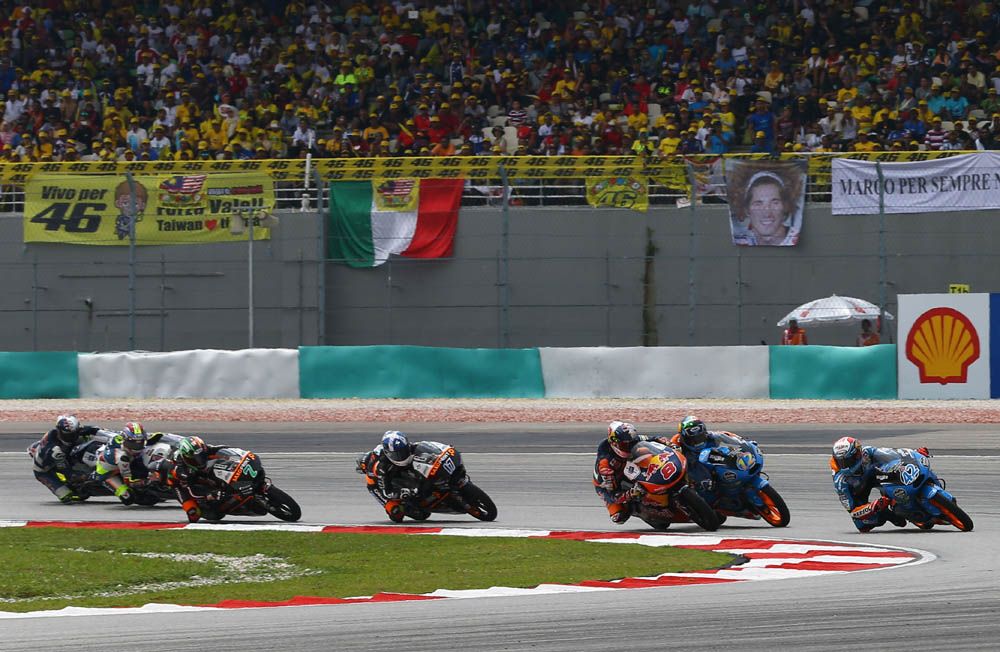 La carrera de Moto3 del GP de Malasia en imágenes