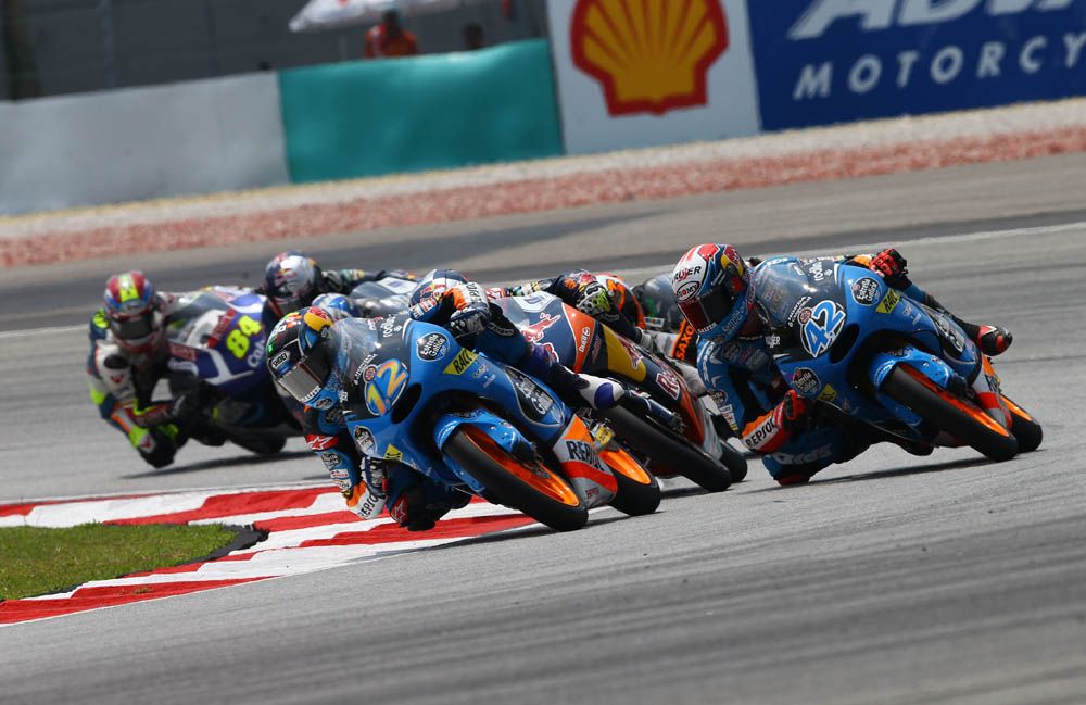 La carrera de Moto3 del GP de Malasia en imágenes