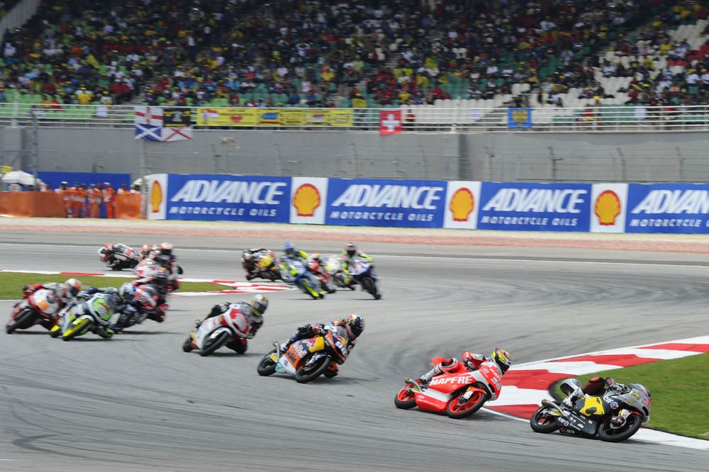 La carrera de Moto3 del GP de Malasia en imágenes