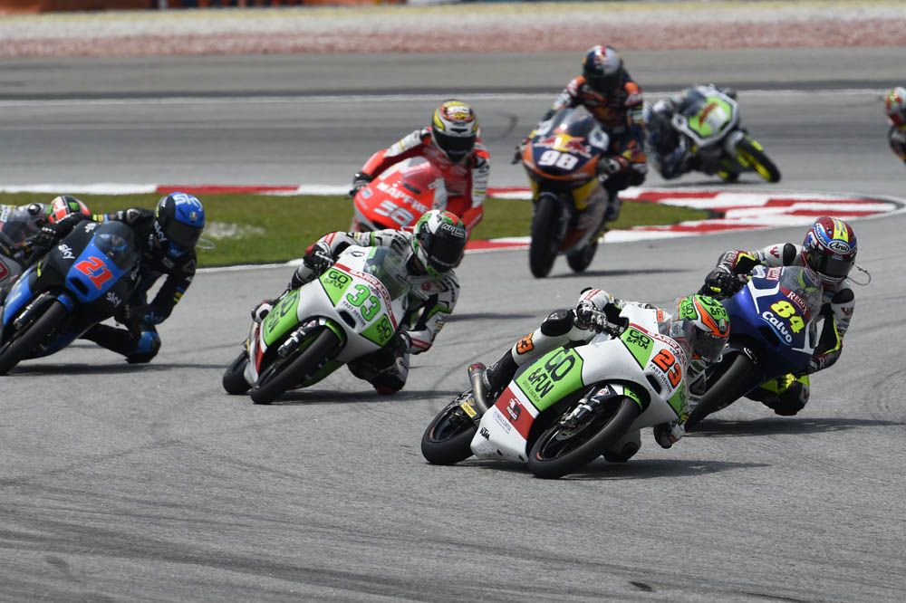 La carrera de Moto3 del GP de Malasia en imágenes