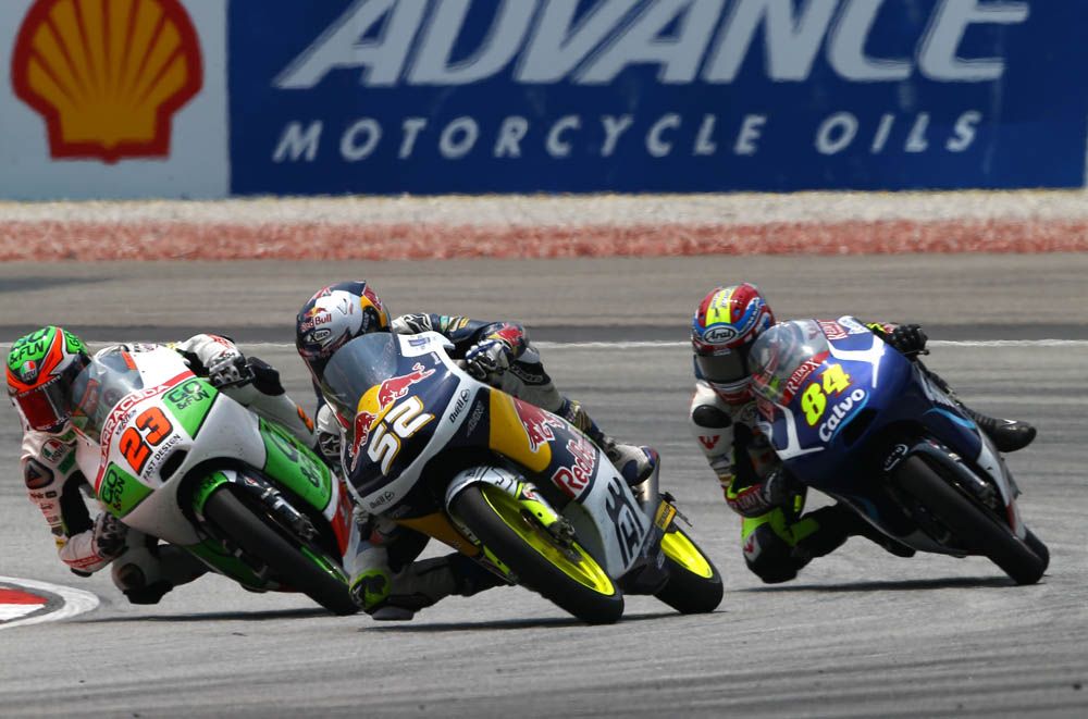 La carrera de Moto3 del GP de Malasia en imágenes