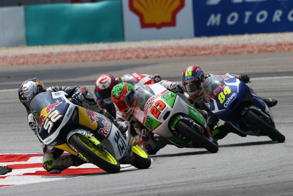 La carrera de Moto3 del GP de Malasia en imágenes