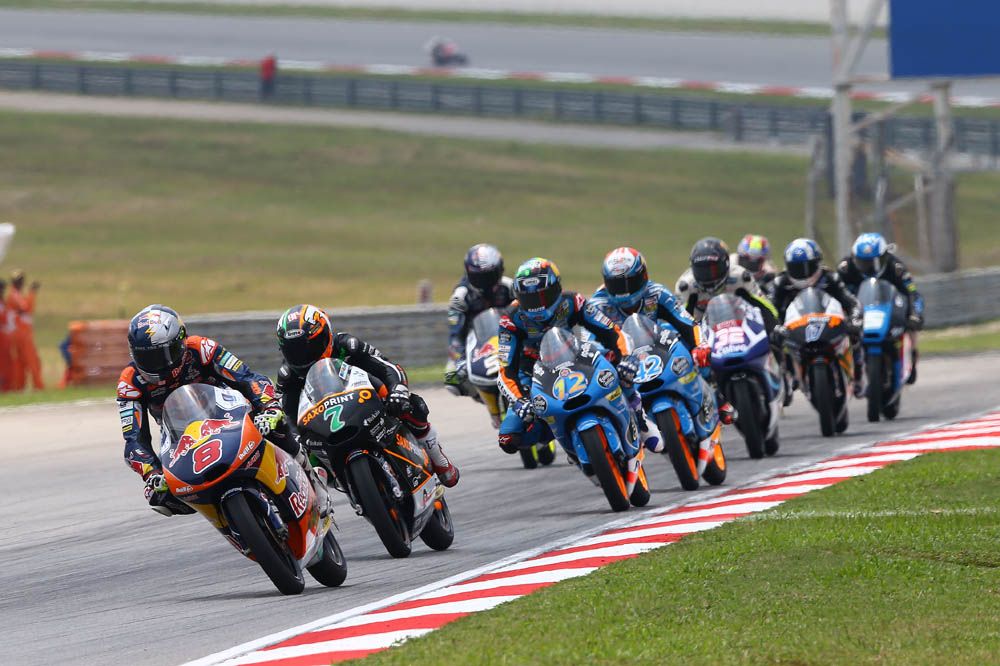 La carrera de Moto3 del GP de Malasia en imágenes