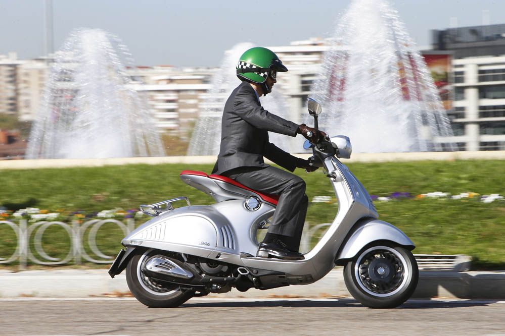 Prueba de la Vespa 946. Galería