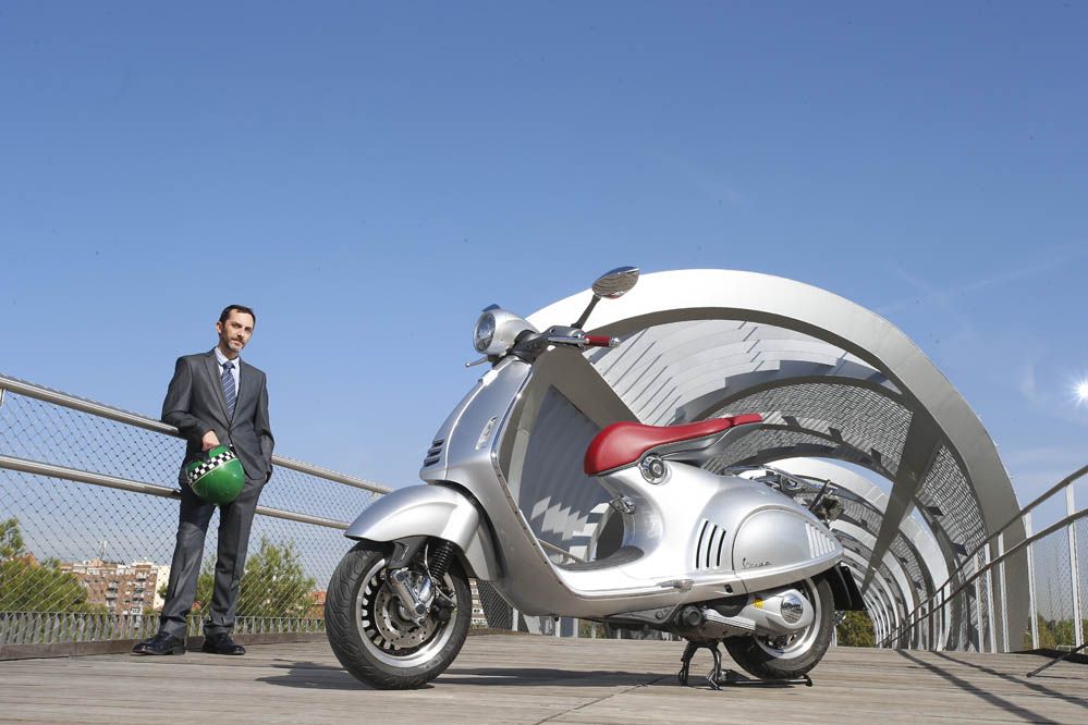 Prueba de la Vespa 946. Galería