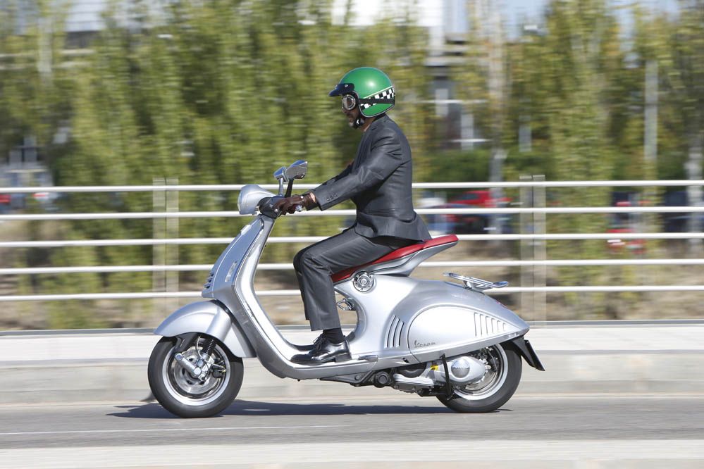 Prueba de la Vespa 946. Galería