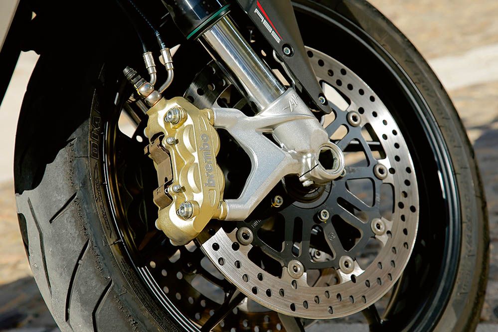 Comparativa MV Agusta Brutale-Yamaha MT-09. Galeria