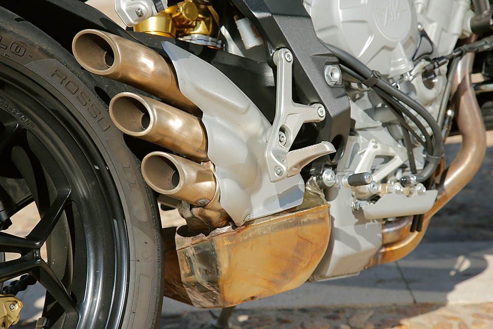 Comparativa MV Agusta Brutale-Yamaha MT-09. Galeria
