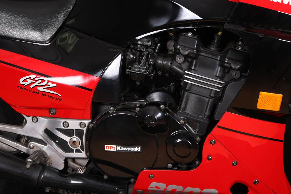 Moto clásica: Kawasaki GPZ900R. Galería