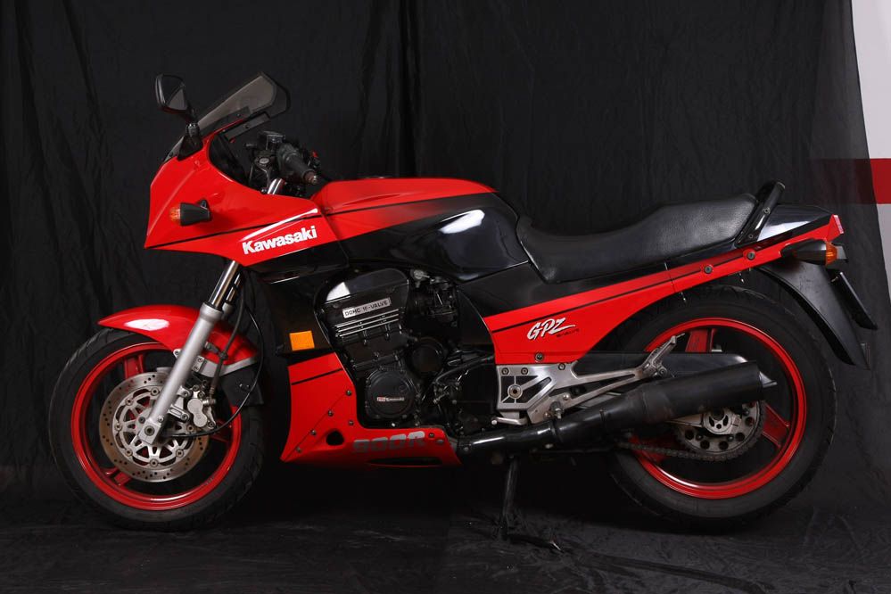 Moto clásica: Kawasaki GPZ900R. Galería