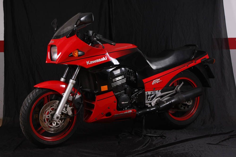 Moto clásica: Kawasaki GPZ900R. Galería