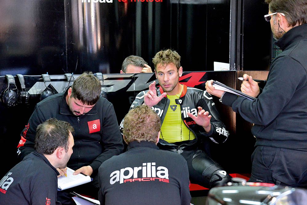 Álvaro Bautista en con su nuevo equipo de Aprilia
