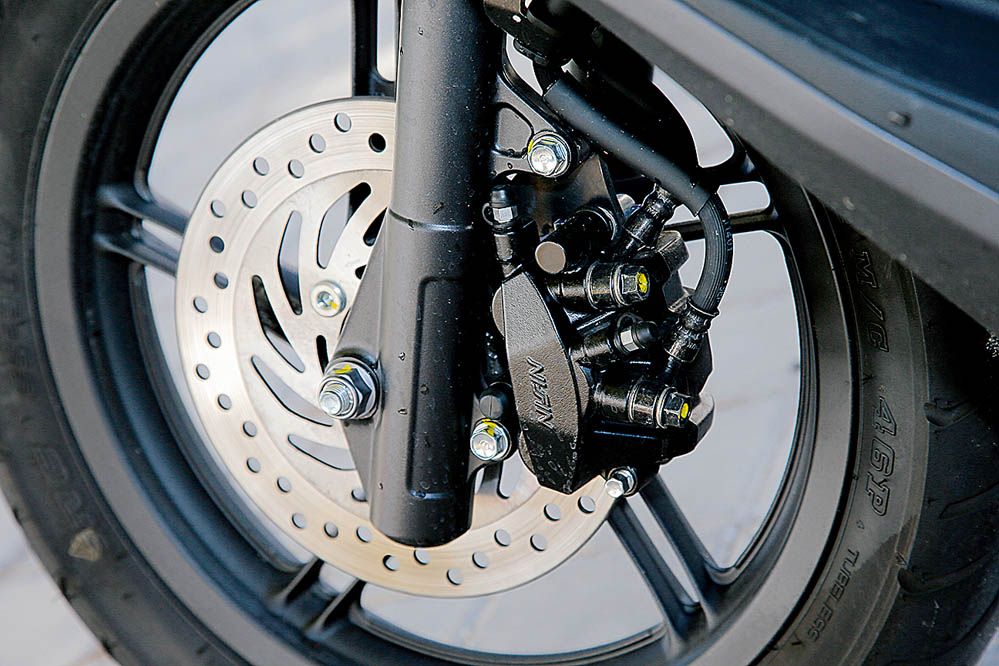 Comparativa: Honda PCX vs Honda Scoopy 125 ABS. Galería